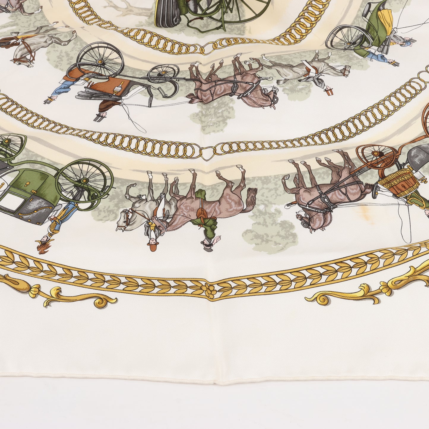 Hermès Carré 90 „LA PROMENADE DE LONGCHAMPS“ Schal aus 100 % Seide in Ecru