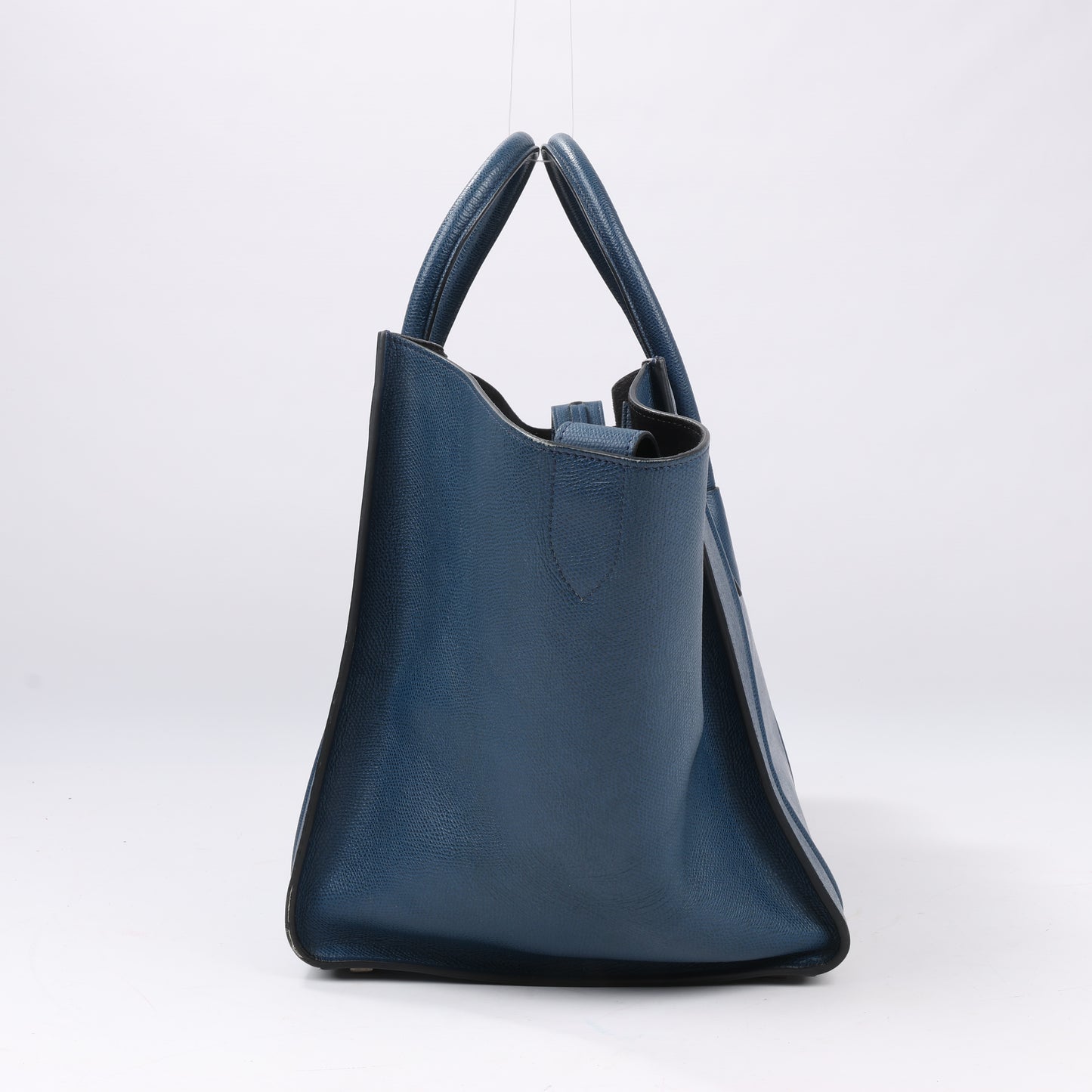 CELINE Luggage Phantom Medium Grained Leather Handbag in Navy Blue