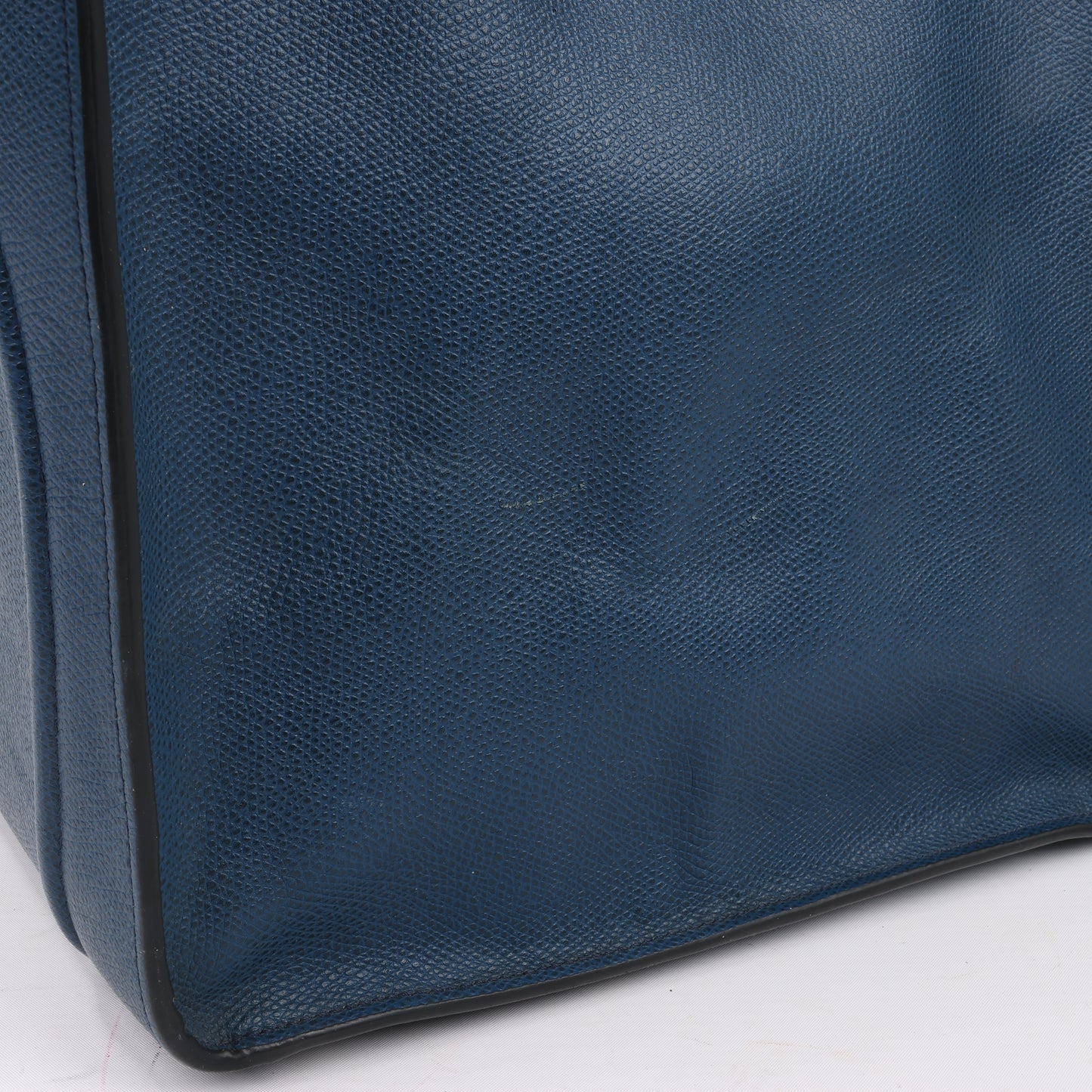CELINE Luggage Phantom Medium Grained Leather Handbag in Navy Blue