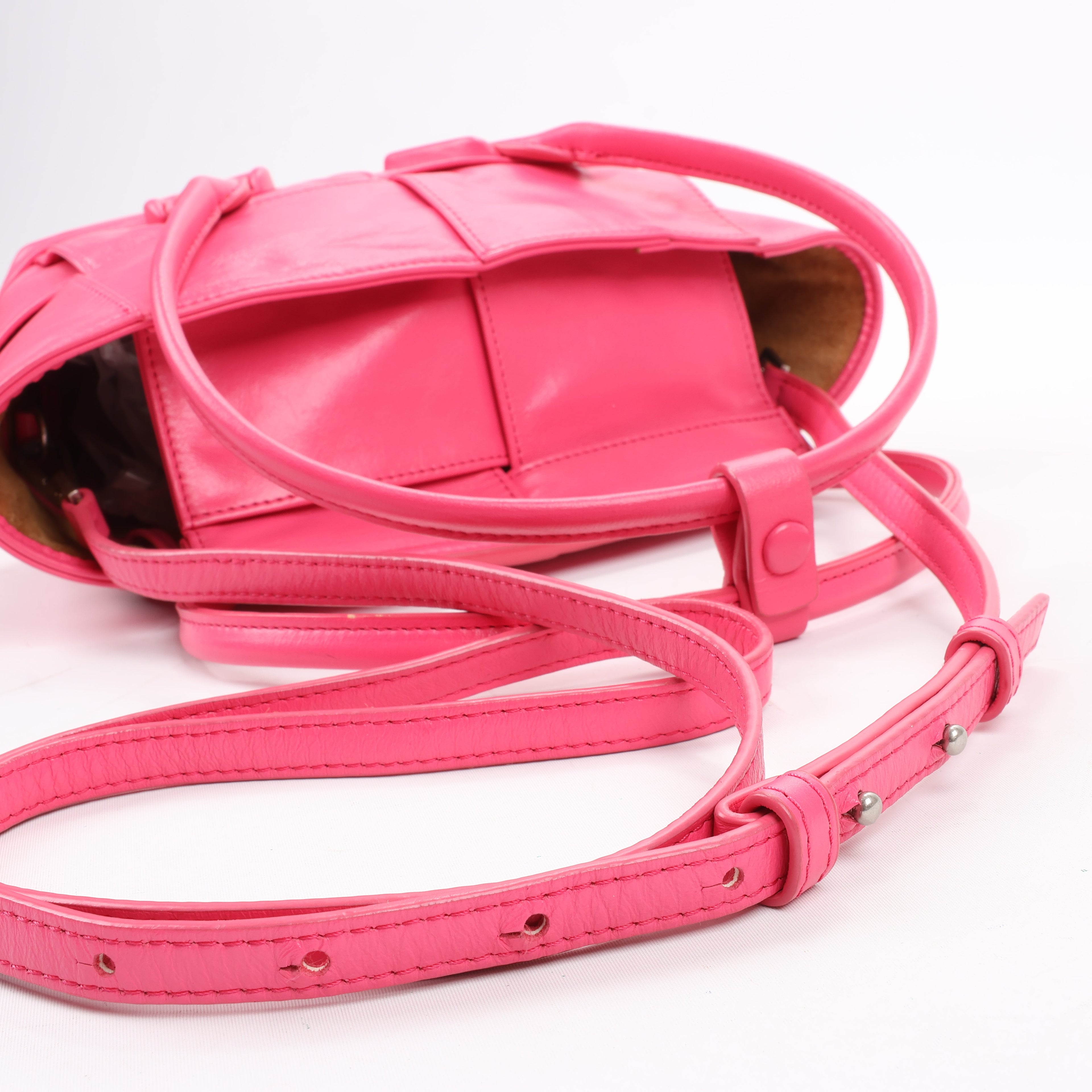 Bottega Veneta Arco Mini Paper Calfskin Maxi Intrecciato 2Way Handbag in Pink