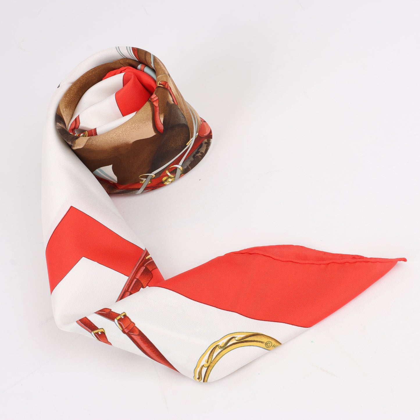 Hermès Carré 90 "ATTELAGE EN ARBALETE" Silk handkerchief in Red