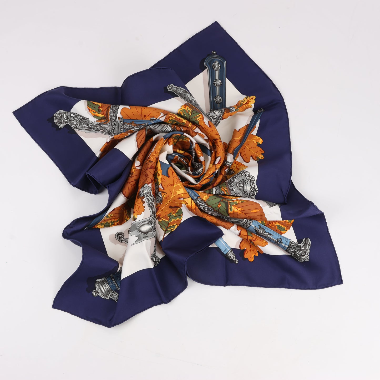 Hermès Carré 90 "AU PLUS DRU" Silk handkerchief in Navy Blue