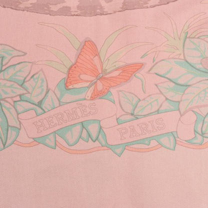 Carré Hermès Carré 90 « JUNGLE LOVE » 100 % soie rose