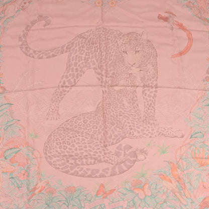 Carré Hermès Carré 90 « JUNGLE LOVE » 100 % soie rose