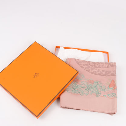 Carré Hermès Carré 90 « JUNGLE LOVE » 100 % soie rose
