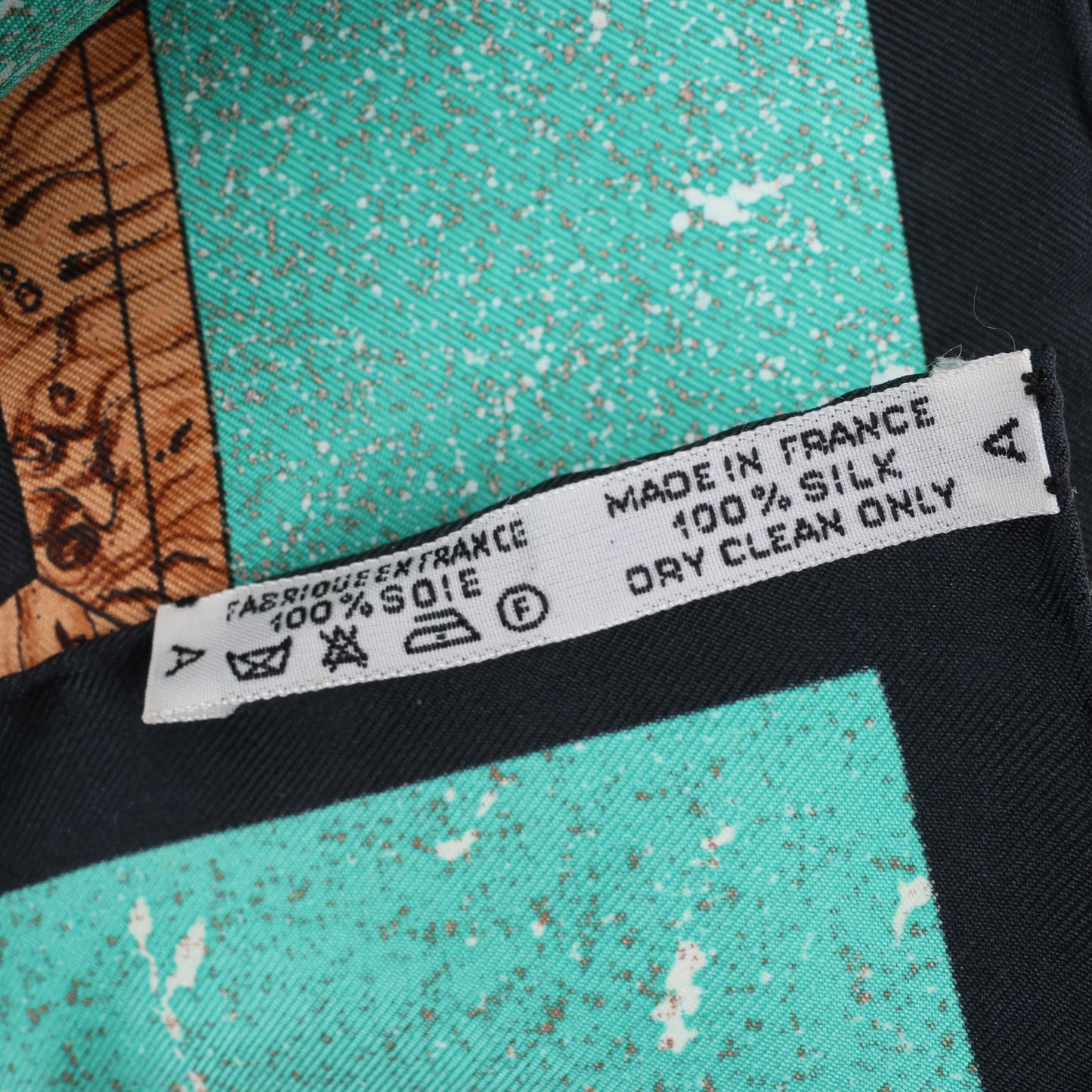 Hermès Carré 90 "PIERRES d'ORIENT et d'OCCIDENT" Foulard 100% Soie en Noir x Vert