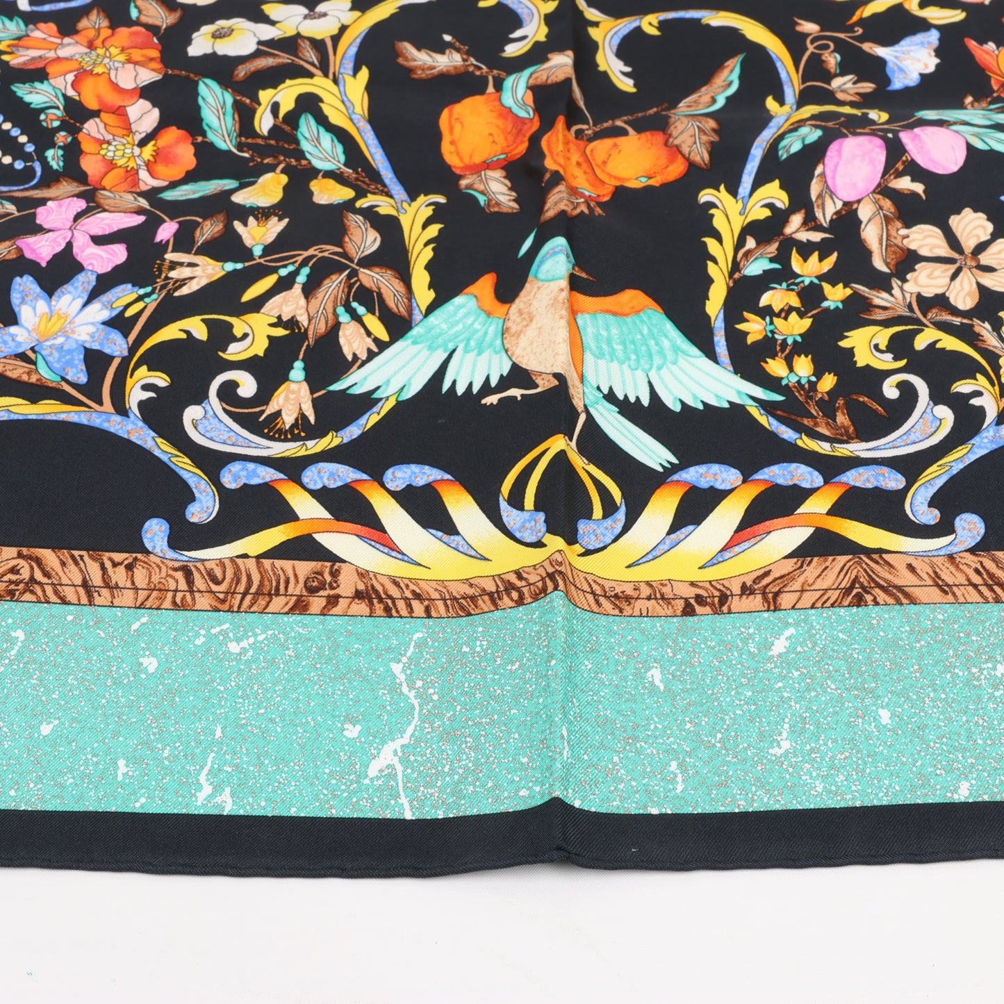 Hermès Carré 90 "PIERRES d'ORIENT et d'OCCIDENT" Foulard 100% Soie en Noir x Vert