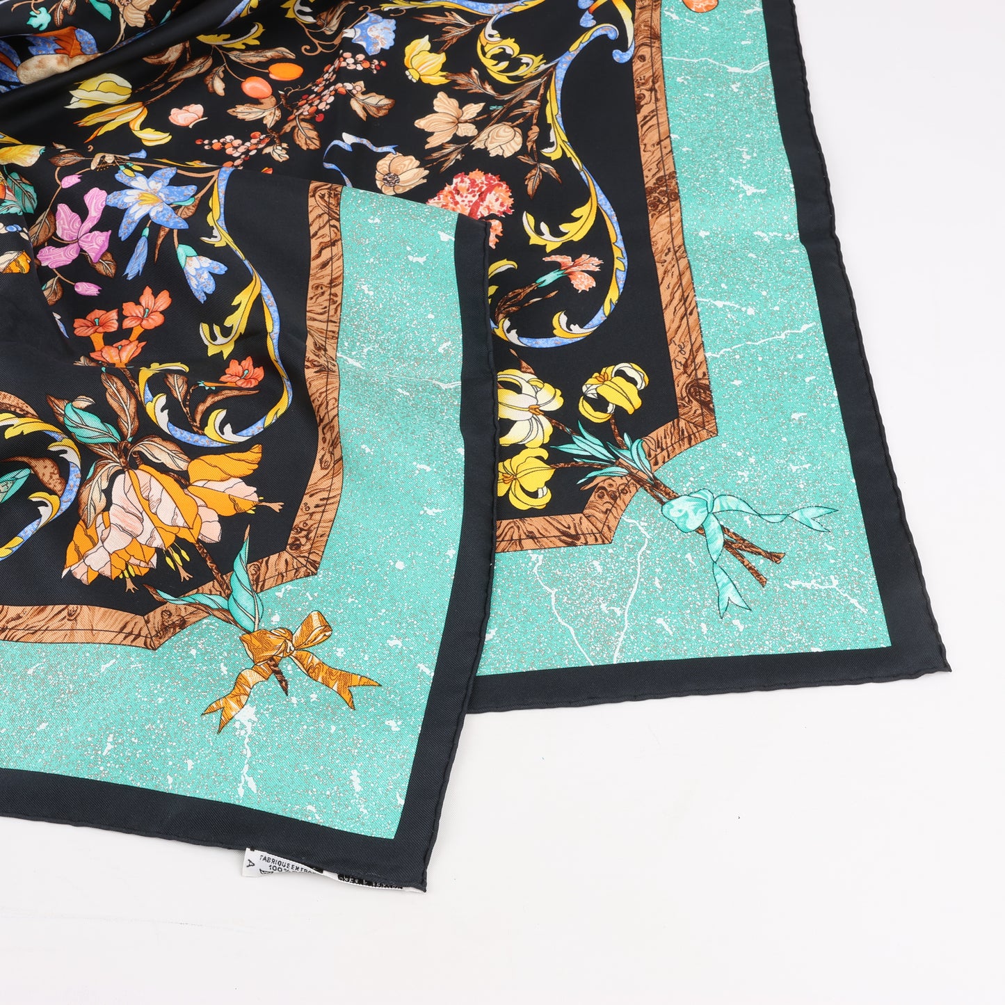 Hermès Carré 90 "PIERRES d'ORIENT et d'OCCIDENT" Foulard 100% Soie en Noir x Vert