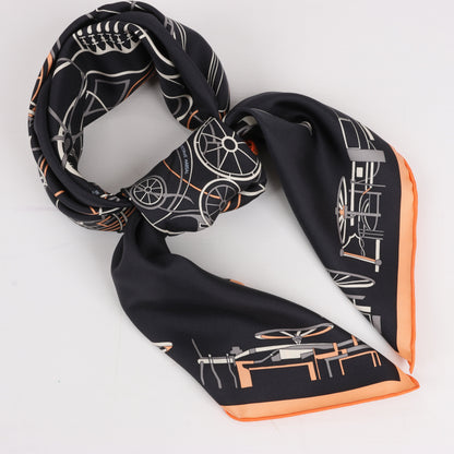 Carré Hermès Carré 90 « Complication équestre » 100 % soie noir