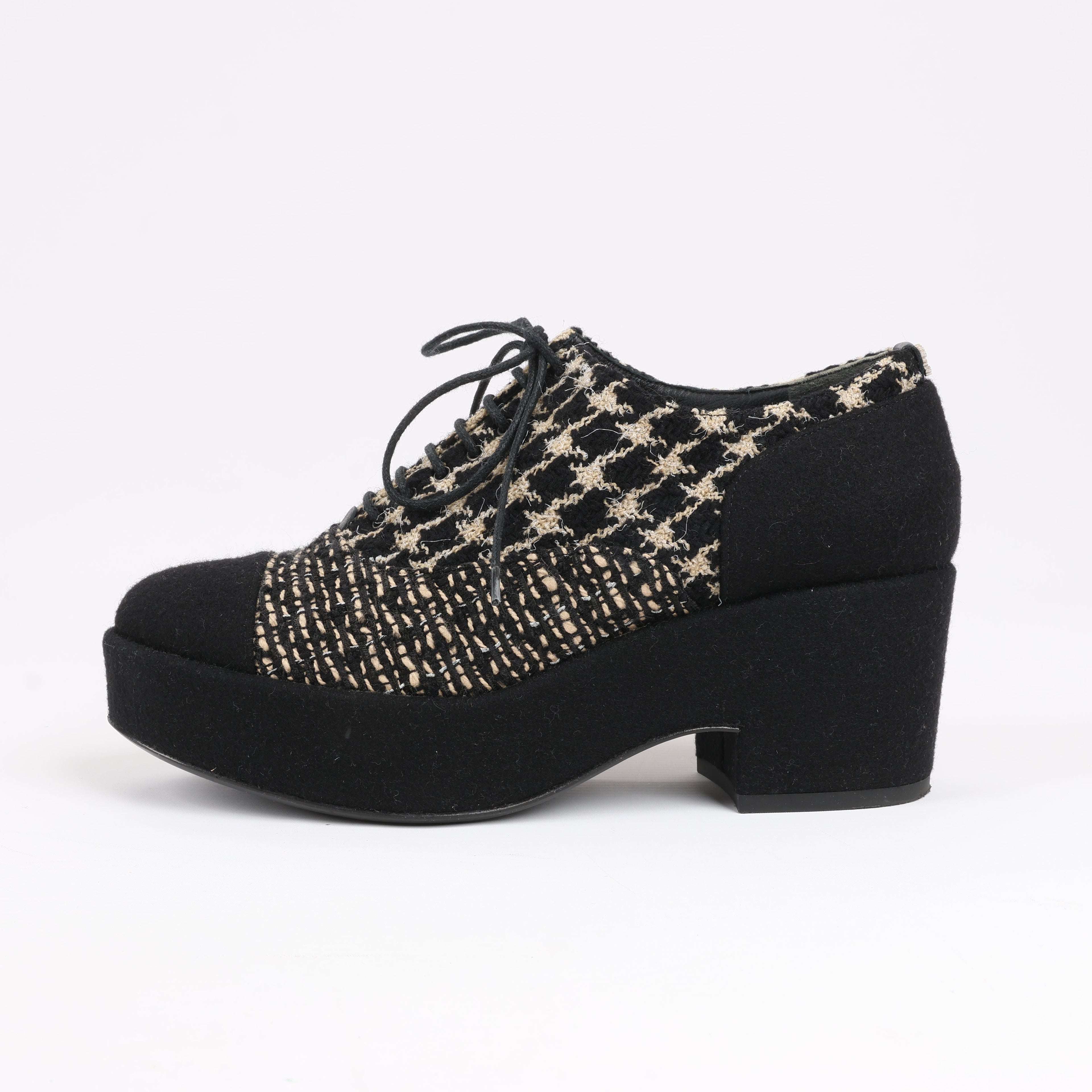 CHANEL Coco Tweed Felt Mark Leather x Fabric Boots G31378 in Black x Beige, Size 37 EU