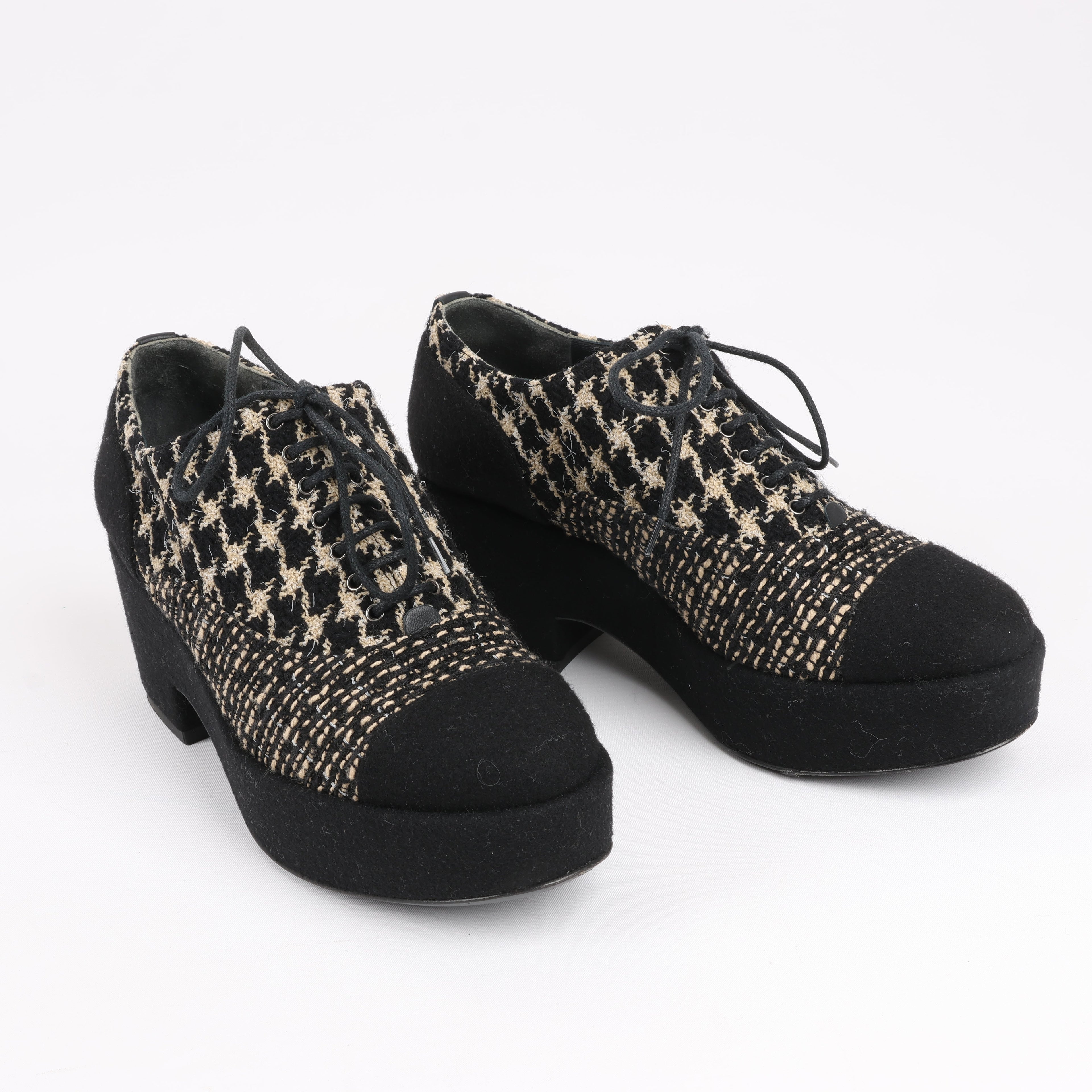 CHANEL Coco Tweed Felt Mark Leather x Fabric Boots G31378 in Black x Beige, Size 37 EU