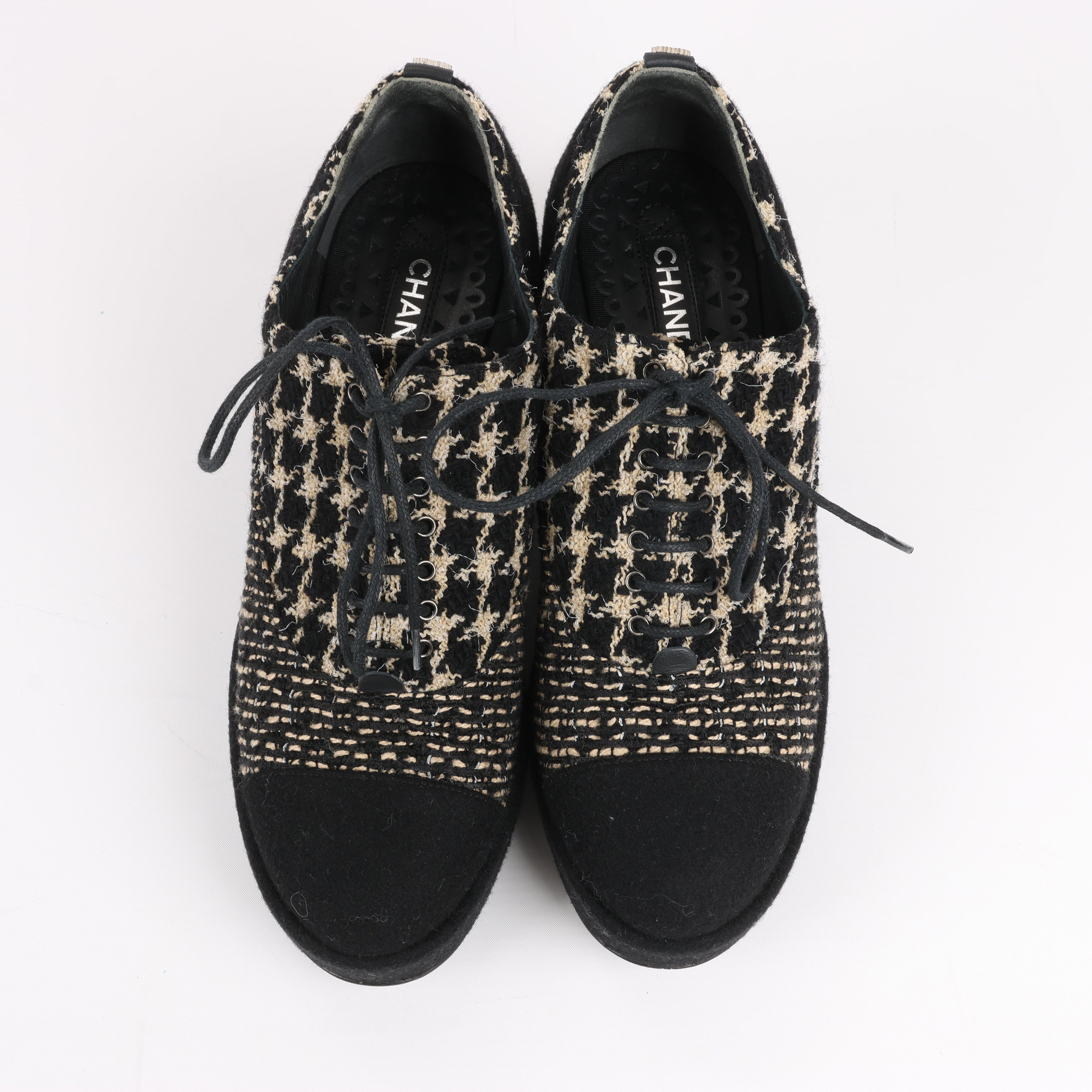 CHANEL Coco Tweed Felt Mark Leather x Fabric Boots G31378 in Black x Beige, Size 37 EU