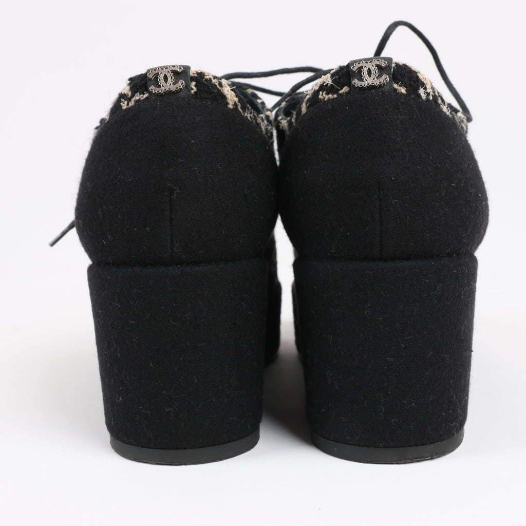 CHANEL Coco Tweed Felt Mark Leather x Fabric Boots G31378 in Black x Beige, Size 37 EU