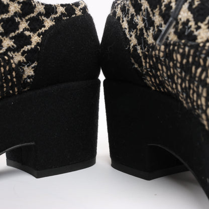 CHANEL Coco Tweed Felt Mark Leather x Fabric Boots G31378 in Black x Beige, Size 37 EU