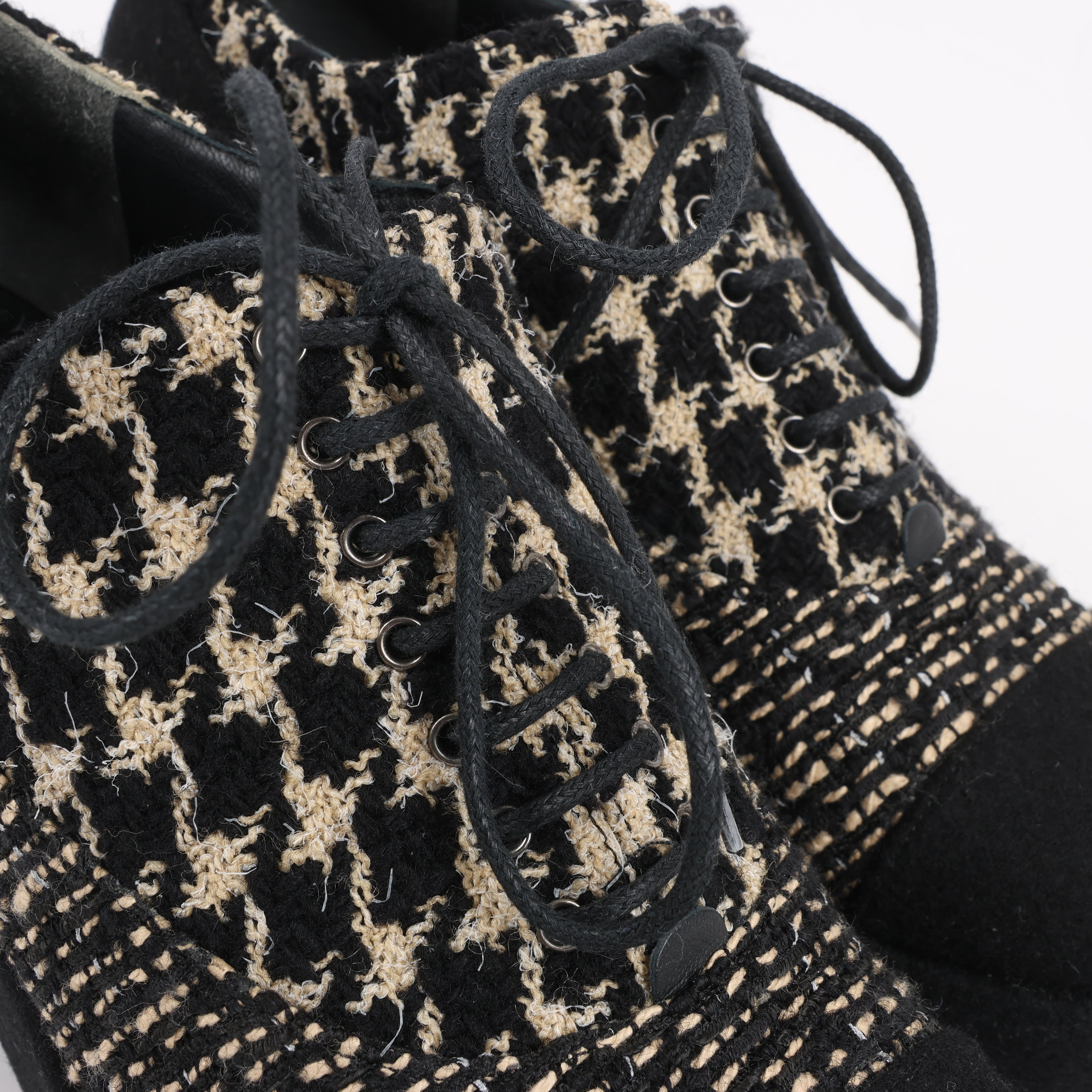 CHANEL Coco Tweed Felt Mark Leather x Fabric Boots G31378 in Black x Beige, Size 37 EU