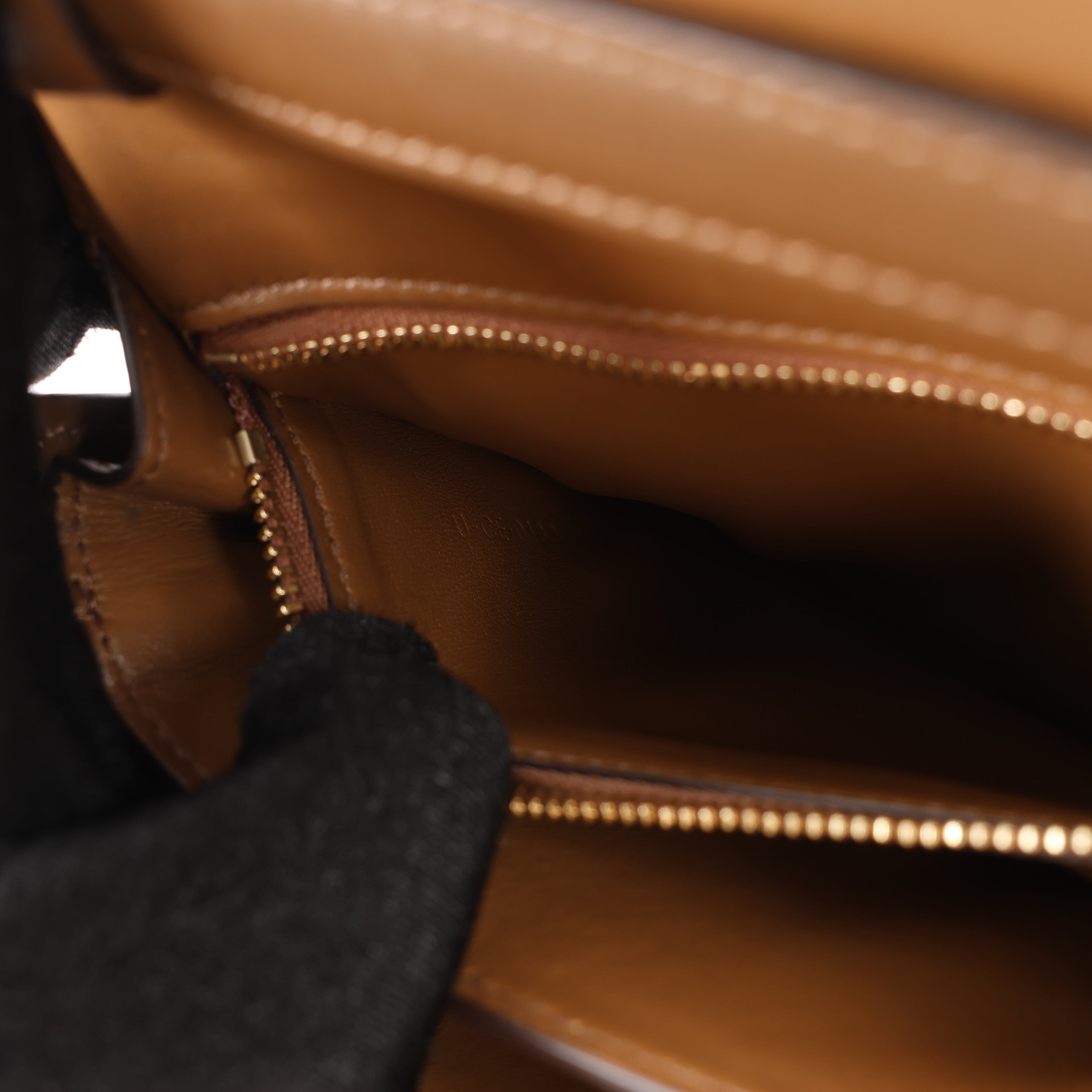 Bolso de hombro pequeño de piel Celine Classic Box en marrón