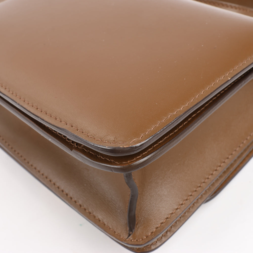 Bolso de hombro pequeño de piel Celine Classic Box en marrón