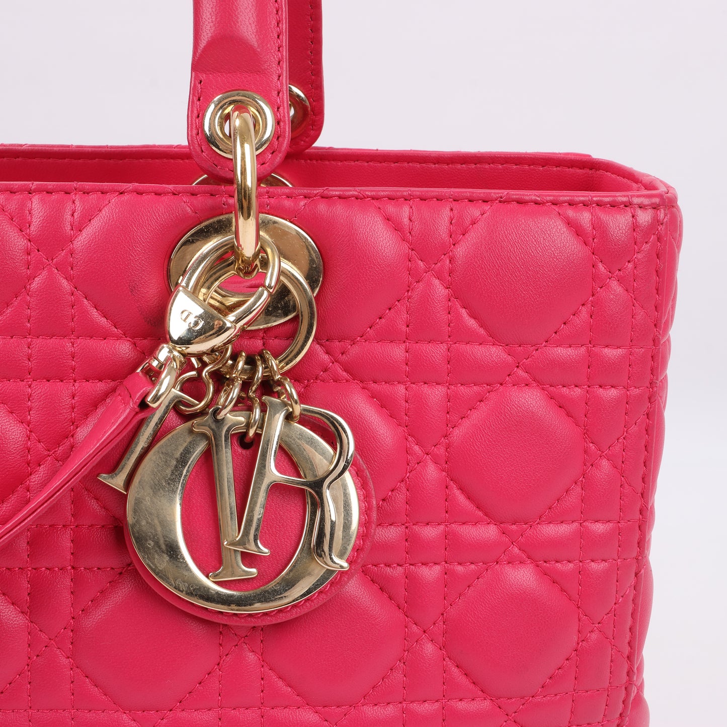 Grand sac à main double usage en cuir rose Christian Dior Lady Dior Cannage
