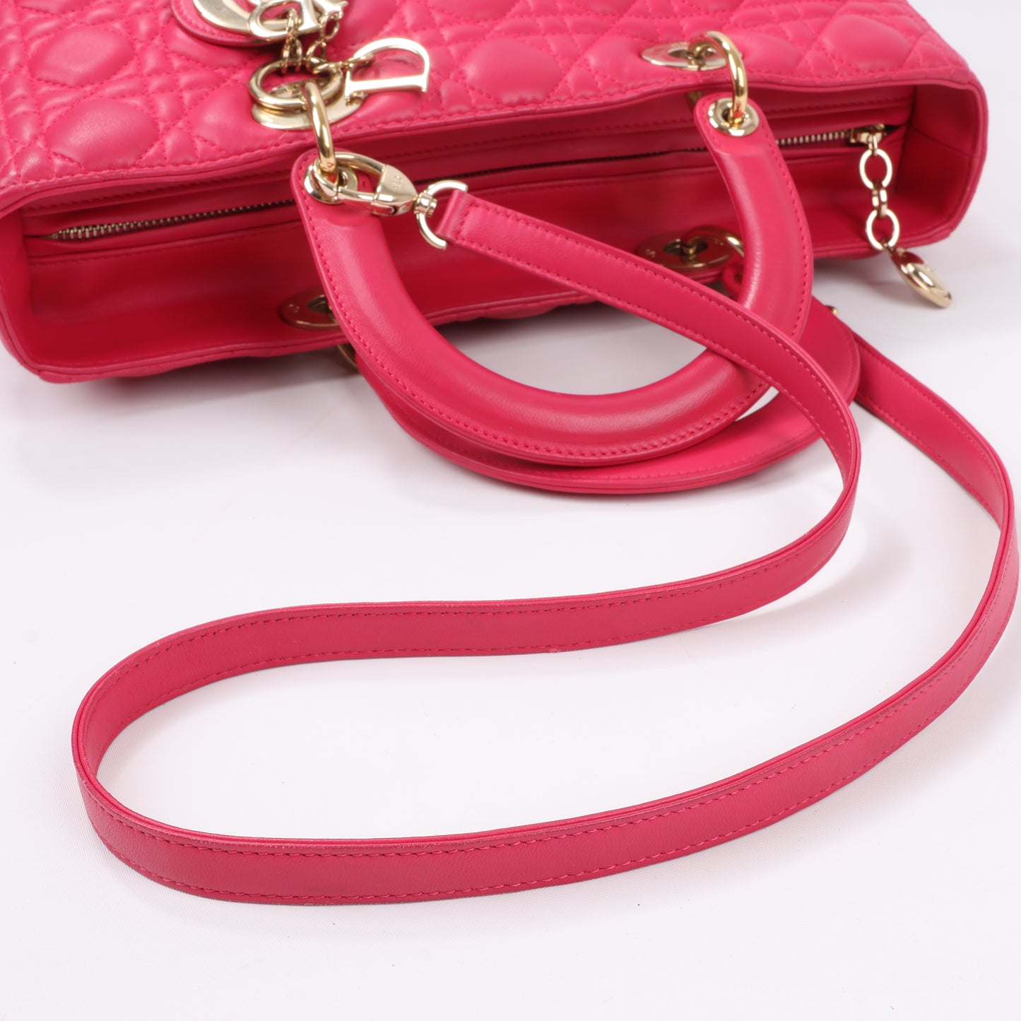 Grand sac à main double usage en cuir rose Christian Dior Lady Dior Cannage