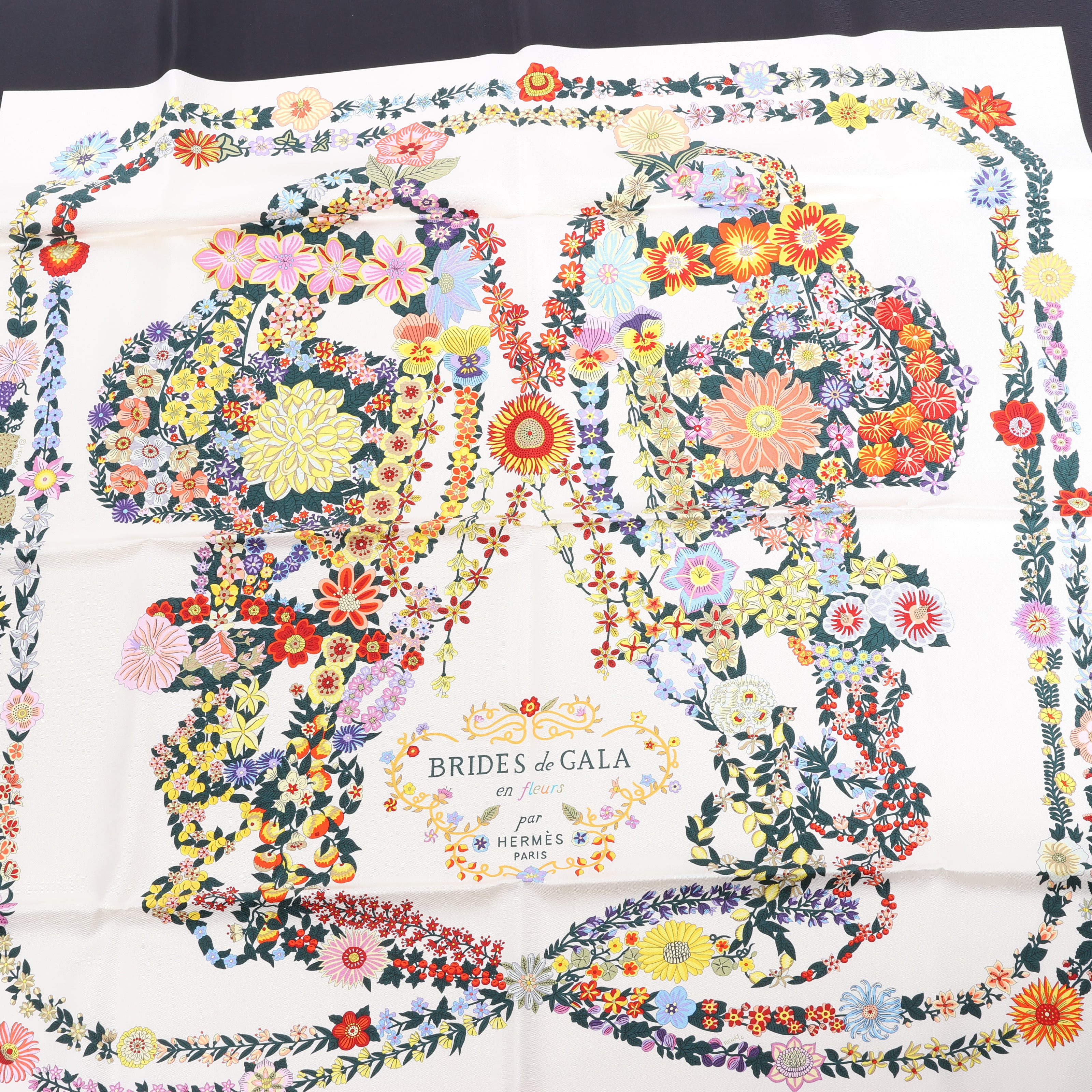 Hermès Carré 90 "BRIDES DE GALA EN FLEUR" Silk Scarf