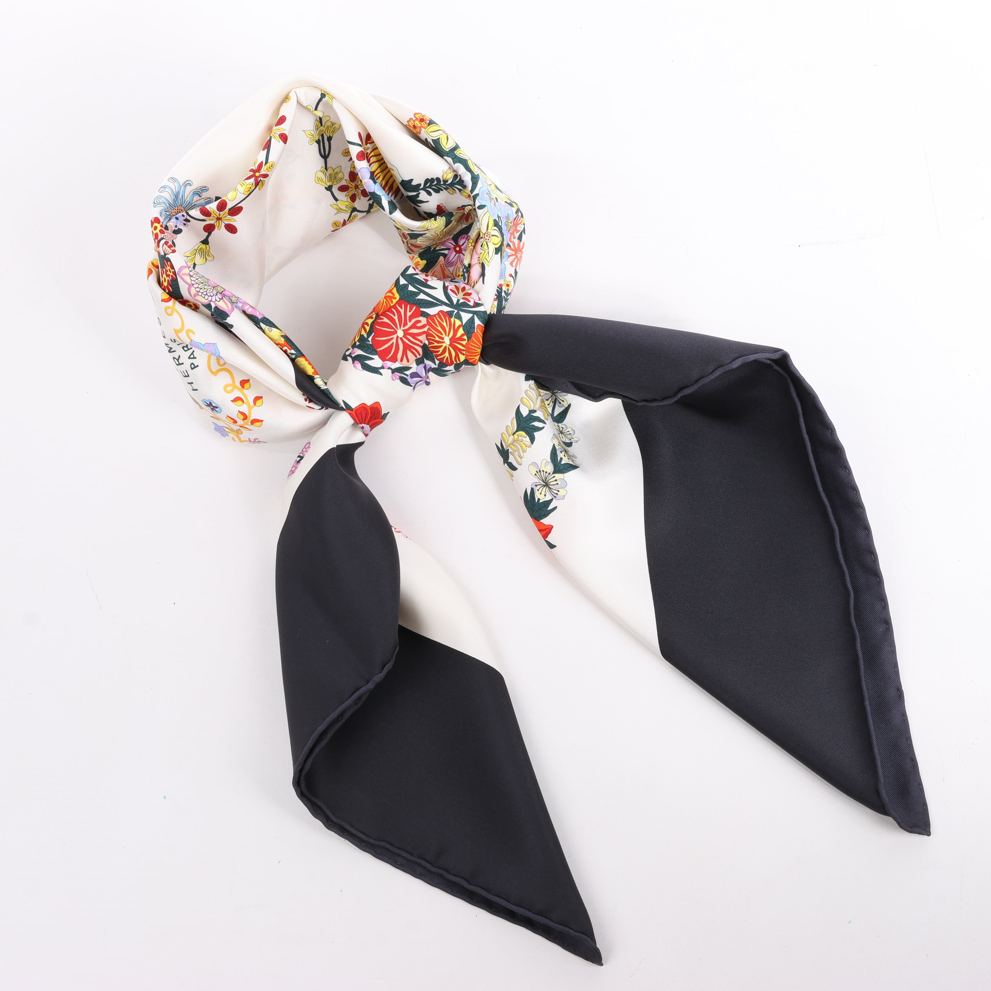 Hermès Carré 90 "BRIDES DE GALA EN FLEUR" Silk Scarf