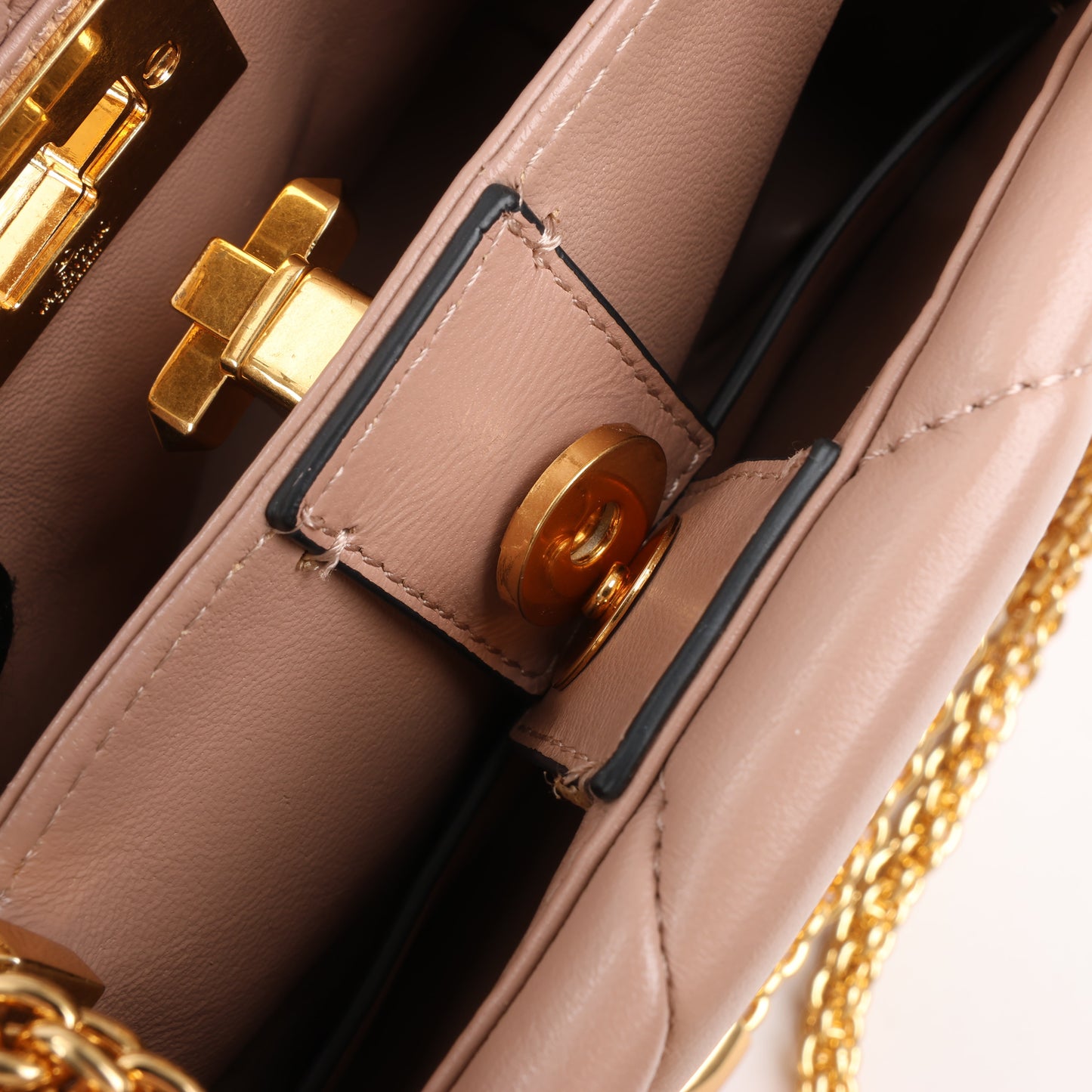 Sac à main 3 compartiments en cuir Roman Studs Valentino Garavani beige poudré