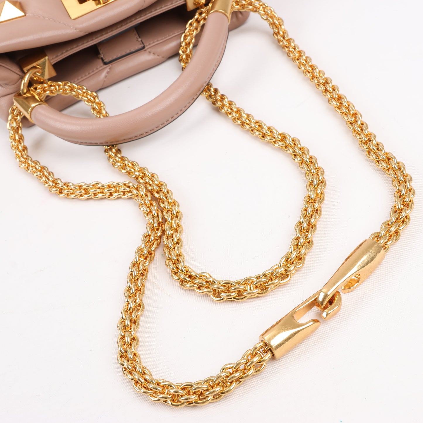 Sac à main 3 compartiments en cuir Roman Studs Valentino Garavani beige poudré