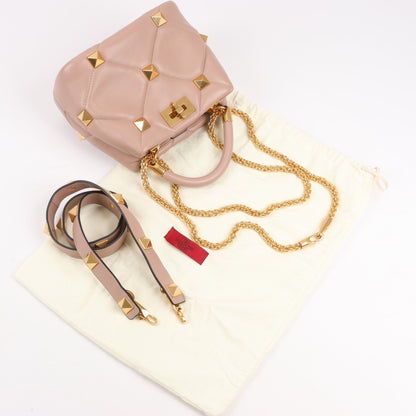 Sac à main 3 compartiments en cuir Roman Studs Valentino Garavani beige poudré