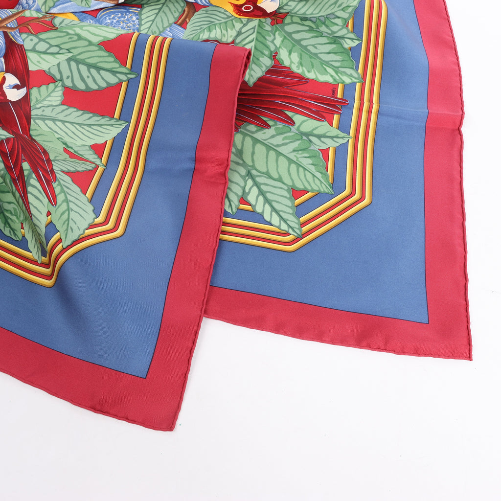 Hermès Carré 90 "LES PERROQUETS" Silk handkerchief in Burgundy