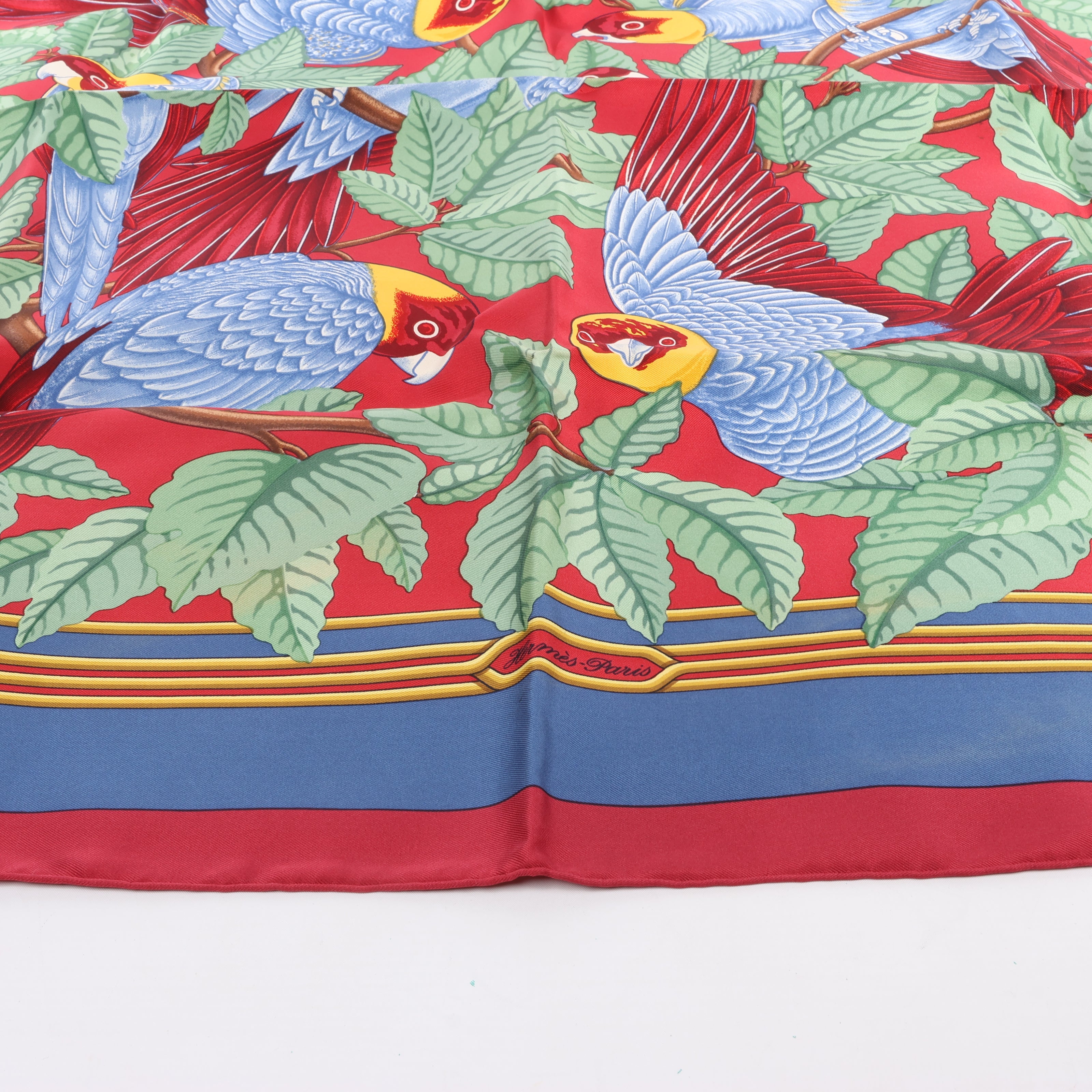 Hermès Carré 90 "LES PERROQUETS" Silk handkerchief in Burgundy