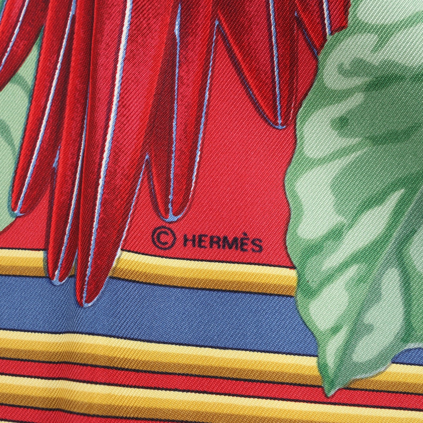 Hermès Carré 90 "LES PERROQUETS" Silk handkerchief in Burgundy