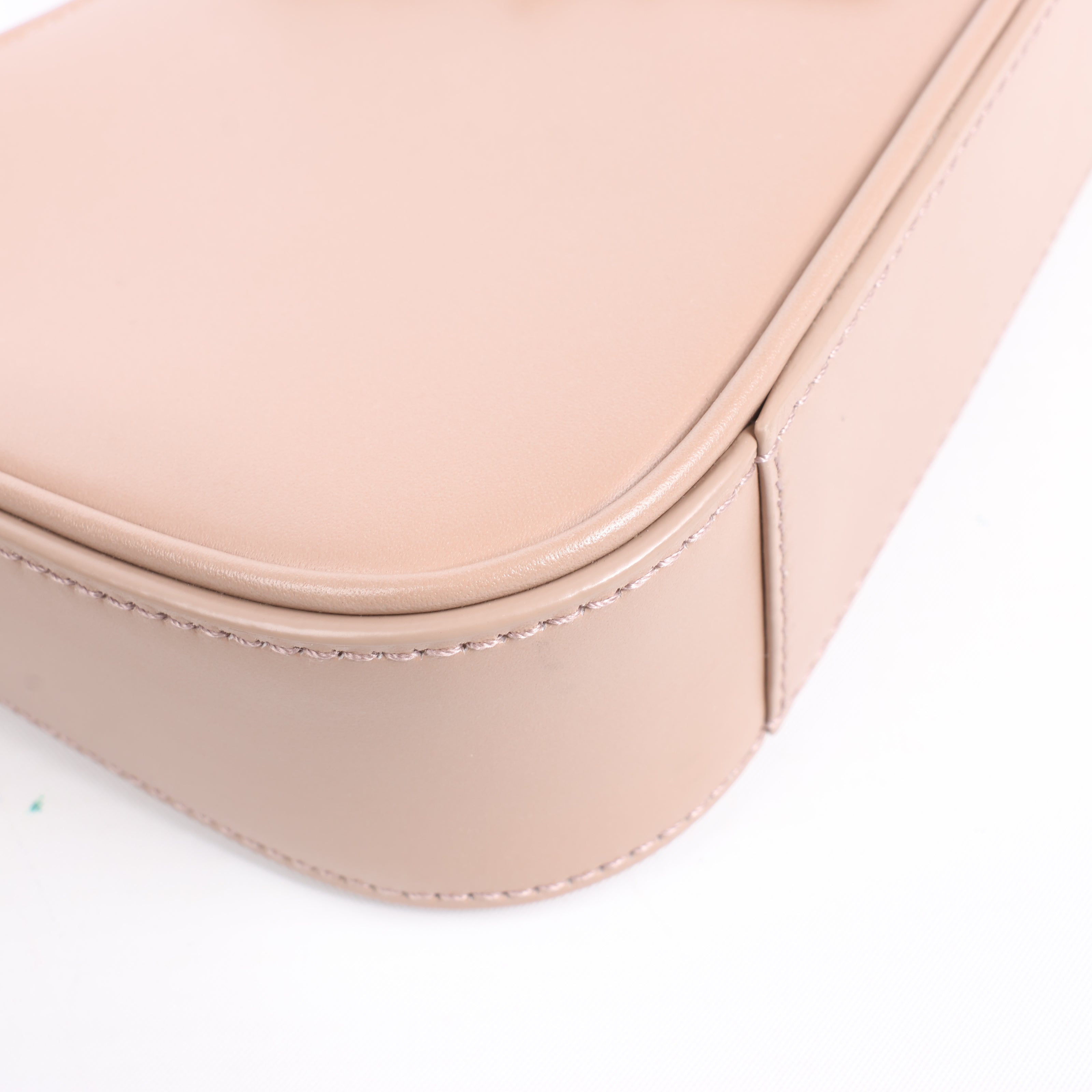 Saint Laurent Le 5 à 7 Mini Hobo bag in Pink