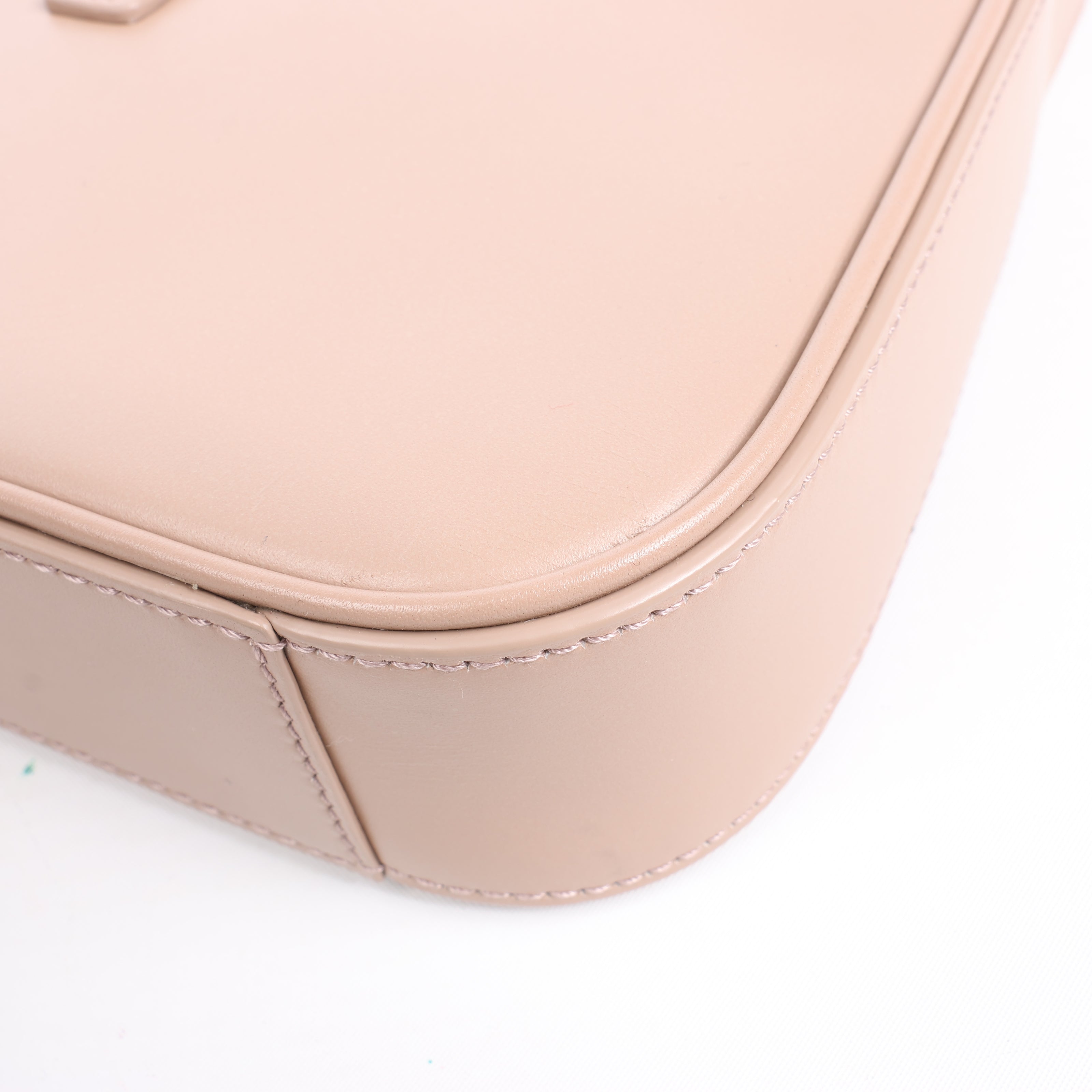 Saint Laurent Le 5 à 7 Mini Hobo bag in Pink