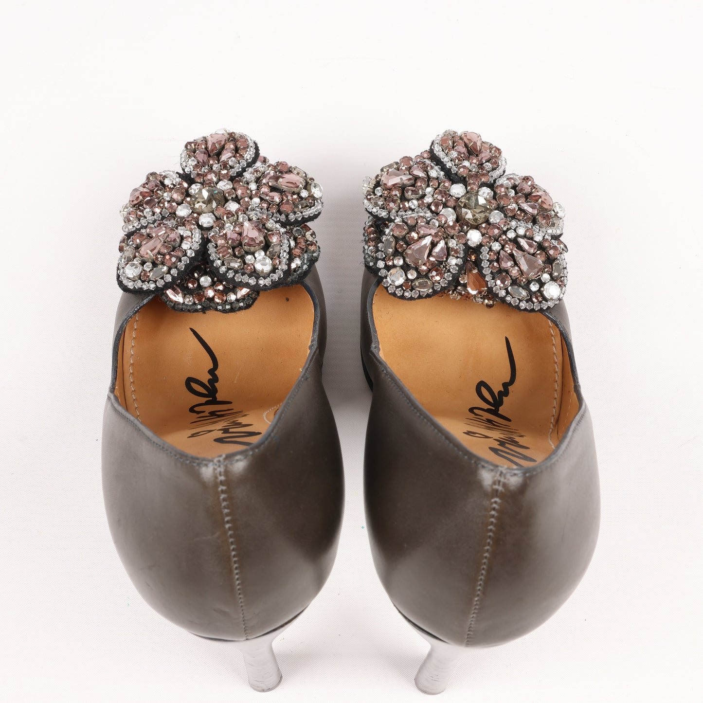 Escarpins Lanvin Paris à plateforme en cuir gris orné de bijoux, pointure 37,5