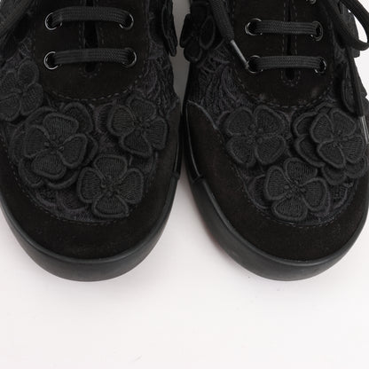 Baskets CHANEL Camelia Lace x Suede en noir G34815, pointure 37