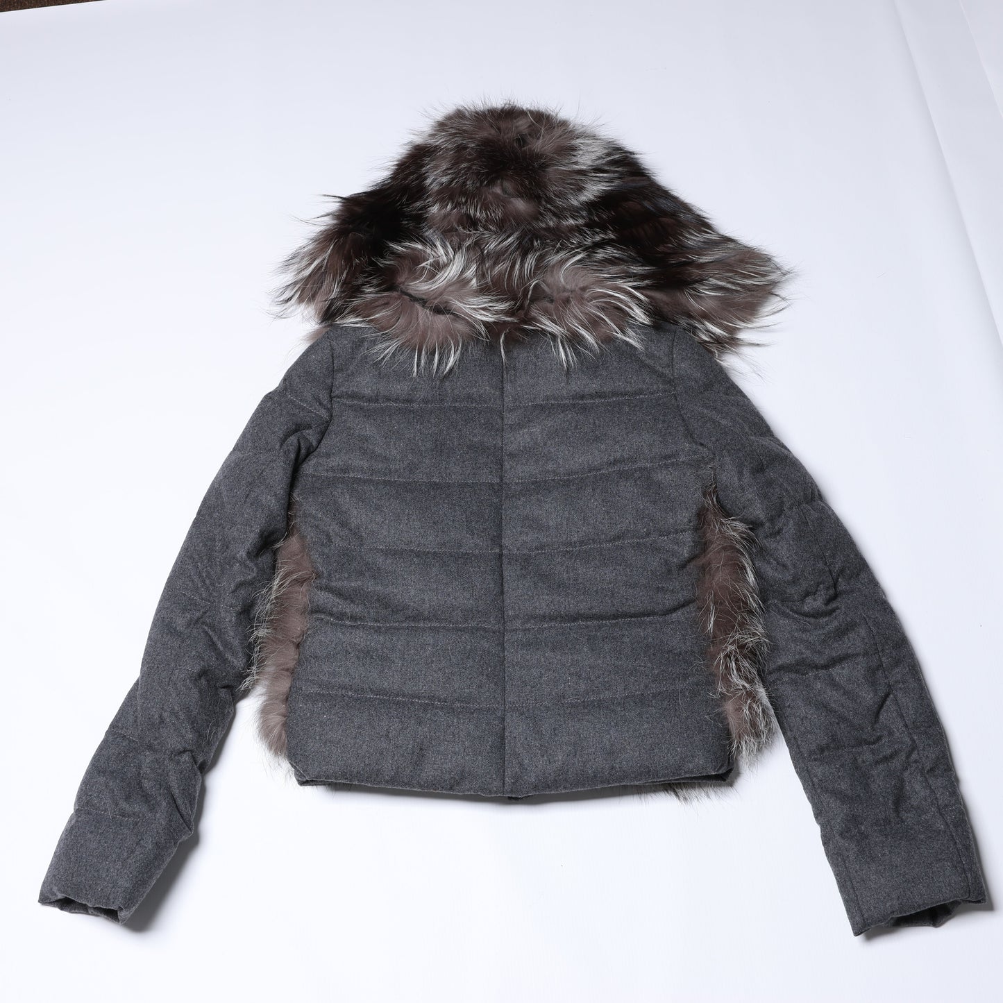 Fendi Pufferjacke aus Wollmischung mit Pelzbesatz, Größe 40