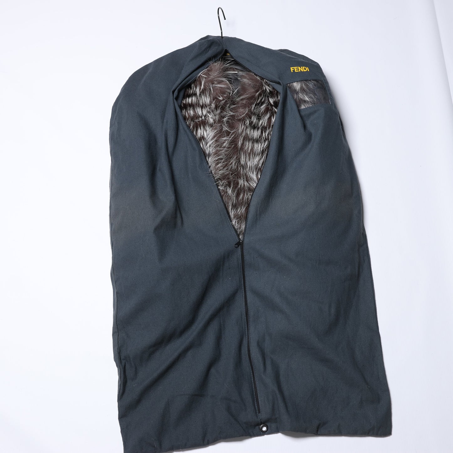 Fendi Pufferjacke aus Wollmischung mit Pelzbesatz, Größe 40