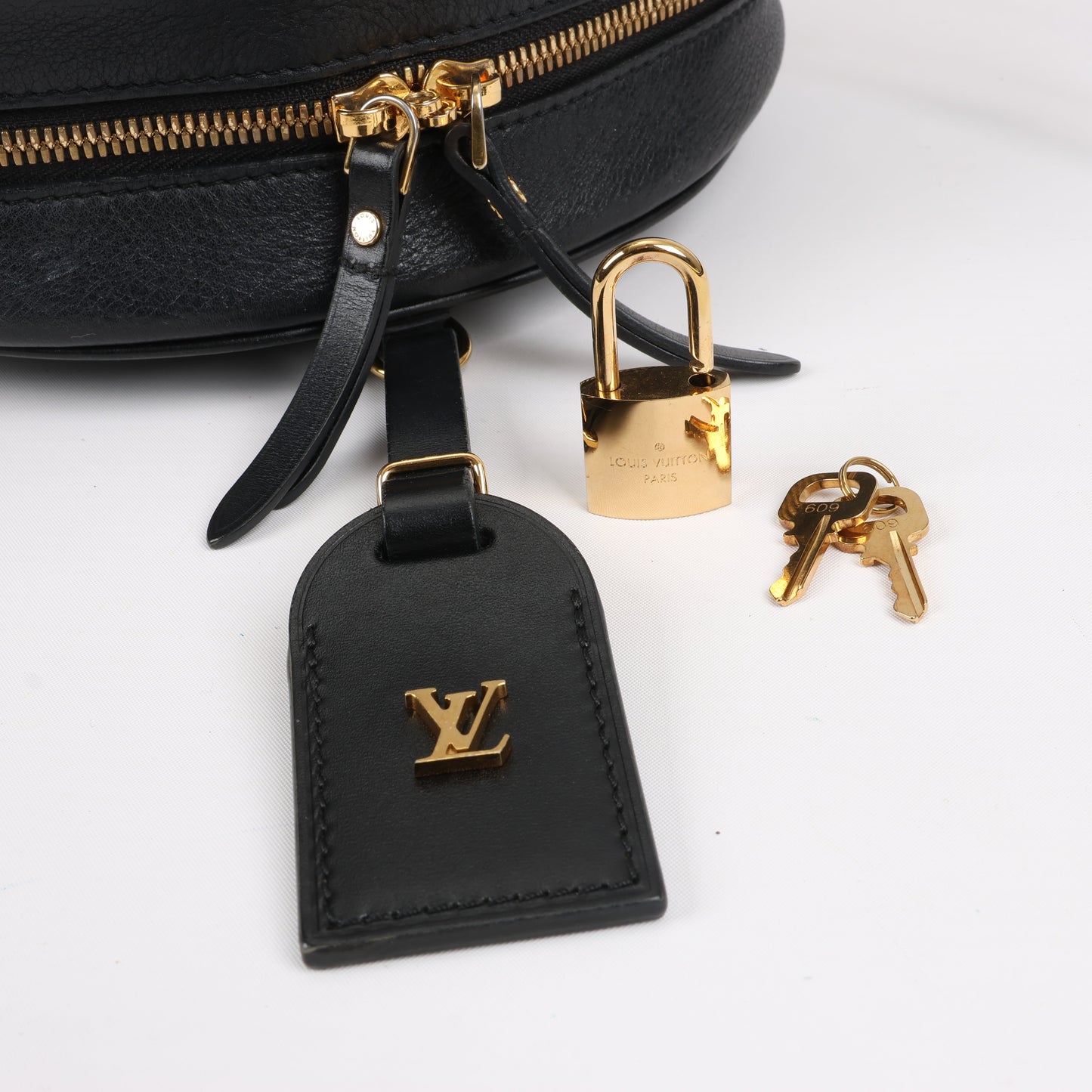 Louis Vuitton Boite Chapeau Souple Vernis Leather Crossbody Bag in Black M53999