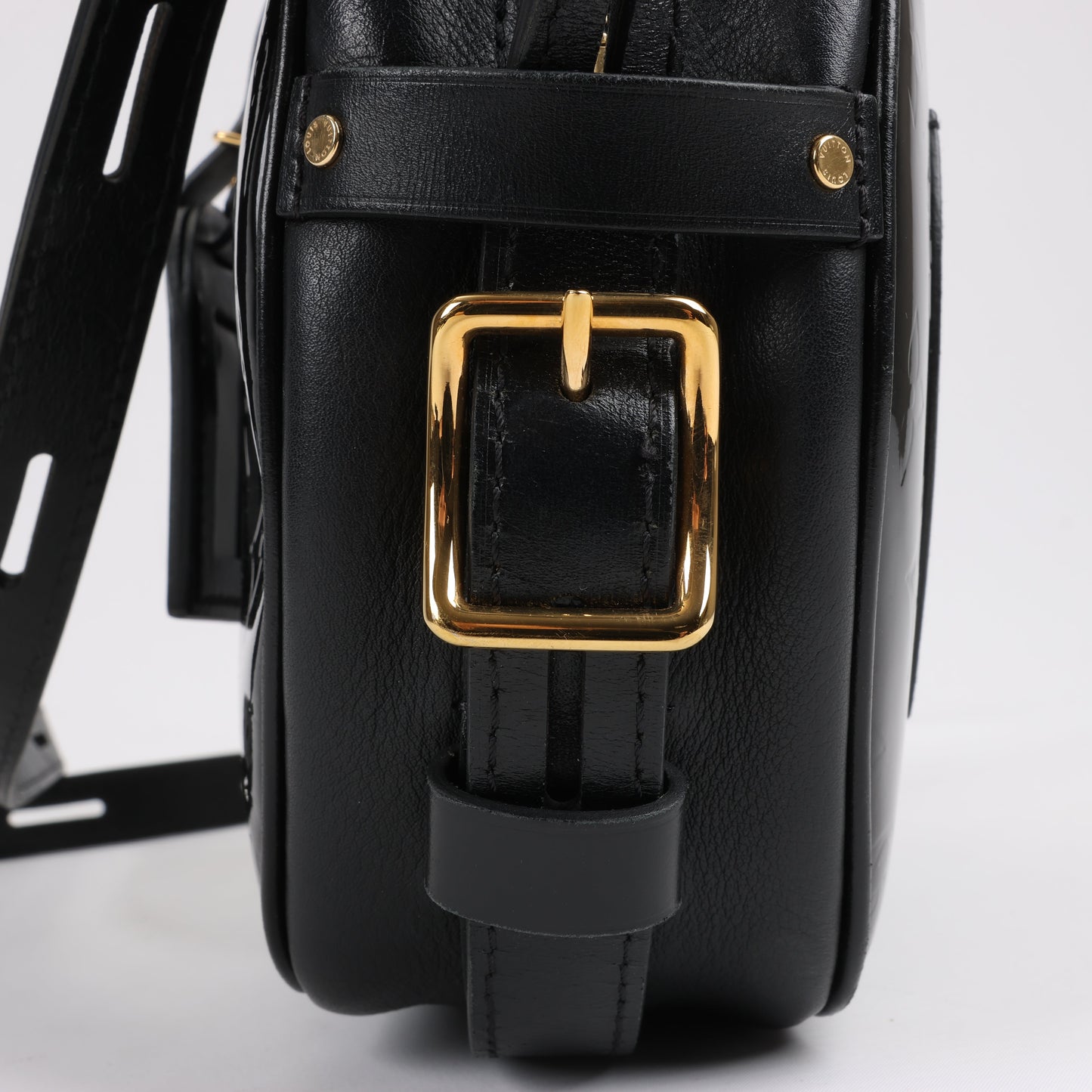 Louis Vuitton Boite Chapeau Souple Vernis Leather Crossbody Bag in Black M53999