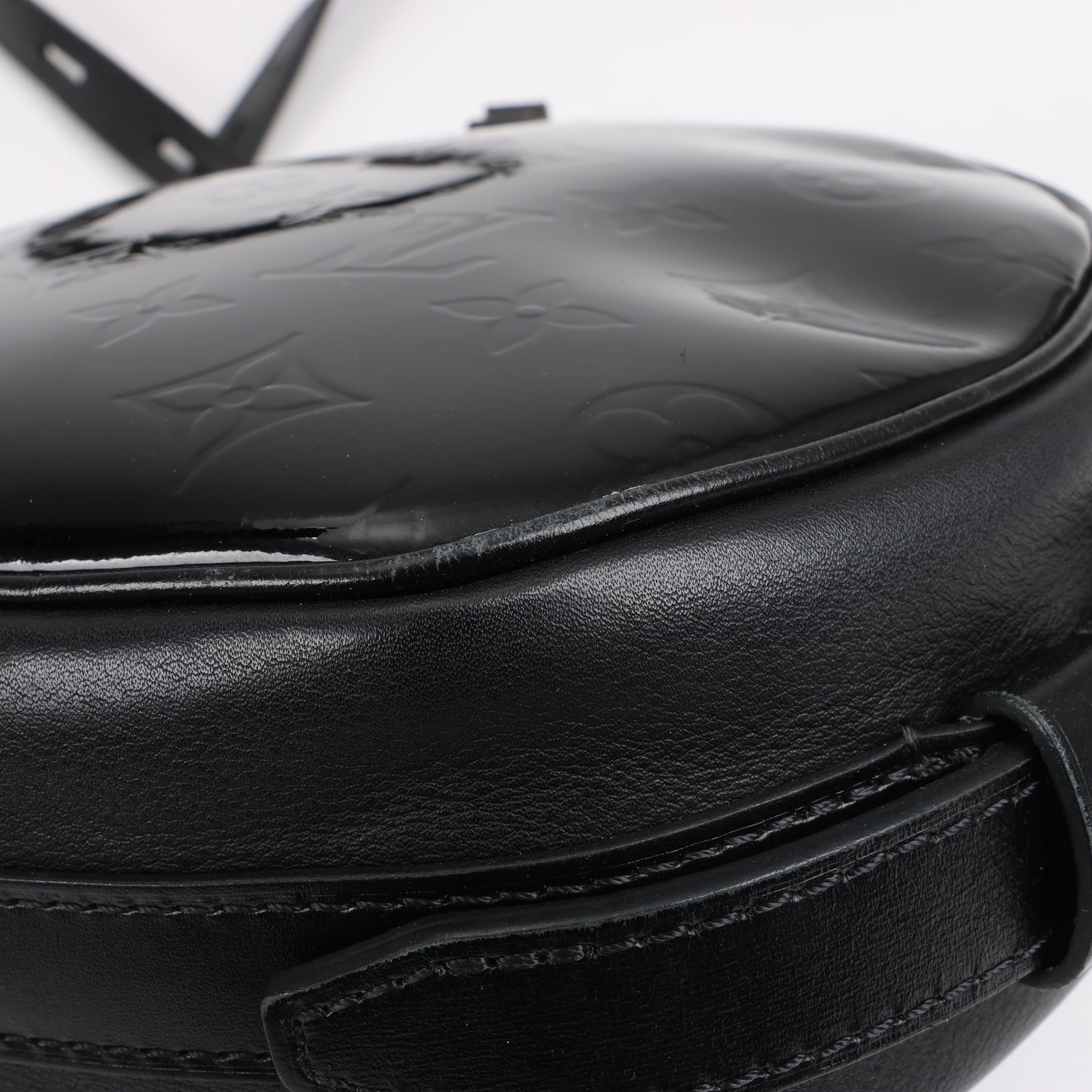 Louis Vuitton Boite Chapeau Souple Vernis Leather Crossbody Bag in Black M53999