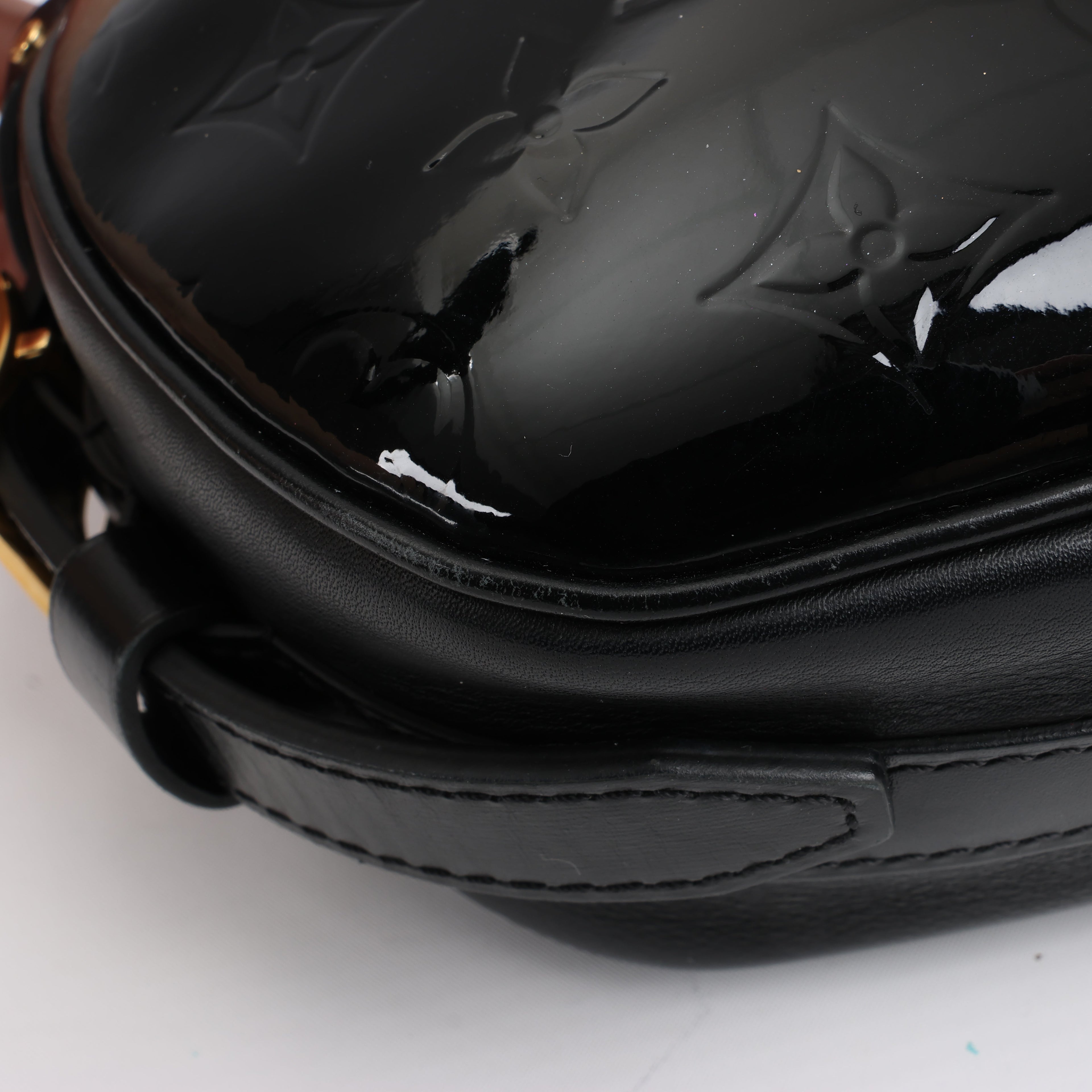 Louis Vuitton Boite Chapeau Souple Vernis Leather Crossbody Bag in Black M53999