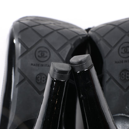 Chanel Coco Mark Lackleder Pumps Stricksocken Docking in Schwarz, Größe 38 EU