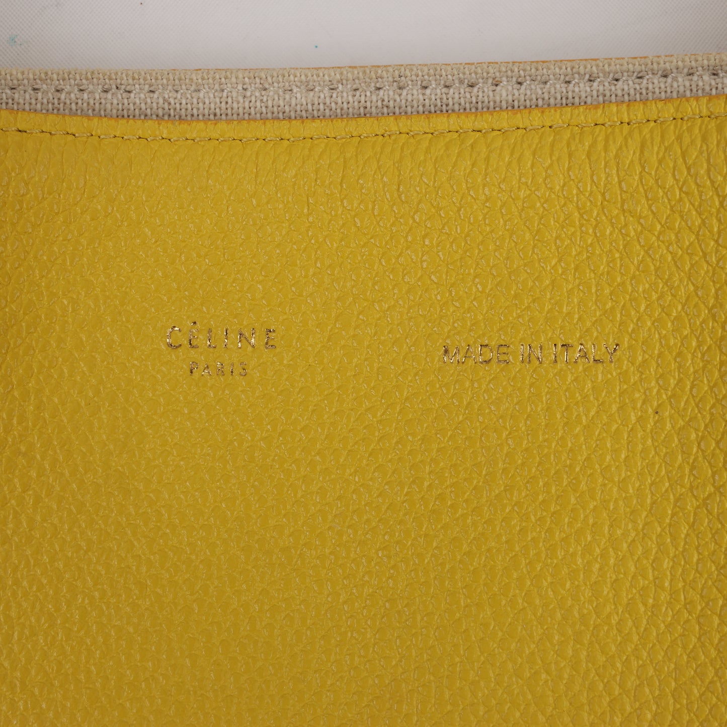 Petit sac à bandoulière en cuir Cabas Phantom de Céline, jaune