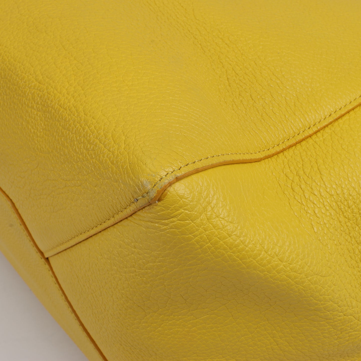 Petit sac à bandoulière en cuir Cabas Phantom de Céline, jaune