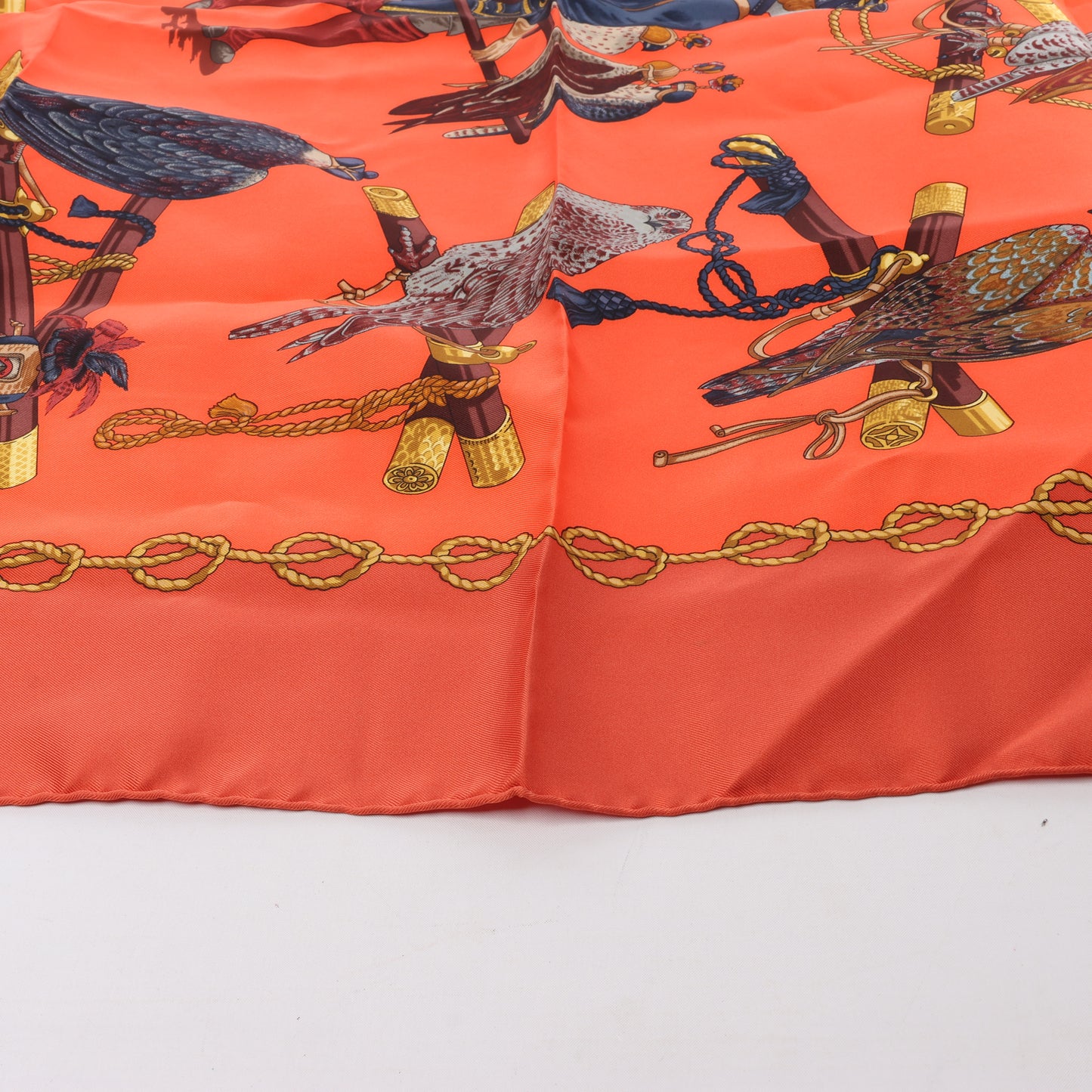 Hermès Carré 90 "LES OISEAUX DU ROY" Silk Scarf