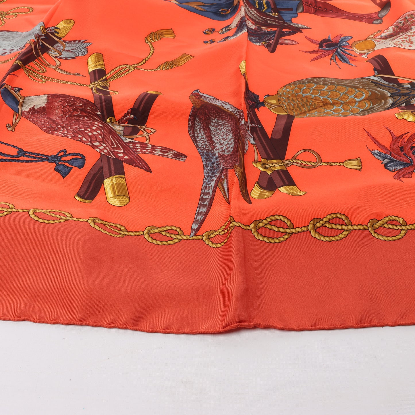 Hermès Carré 90 "LES OISEAUX DU ROY" Silk Scarf