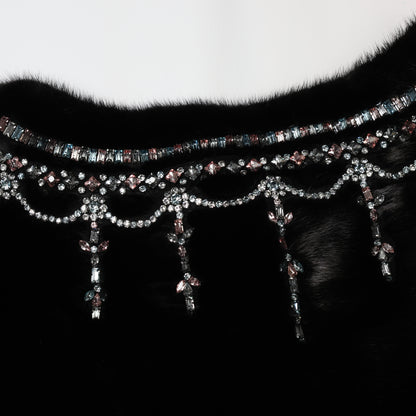 Valentino Schwarzes Nerzpelz-Capelet mit Kristallverzierungen - Elegante Abendgarderobe