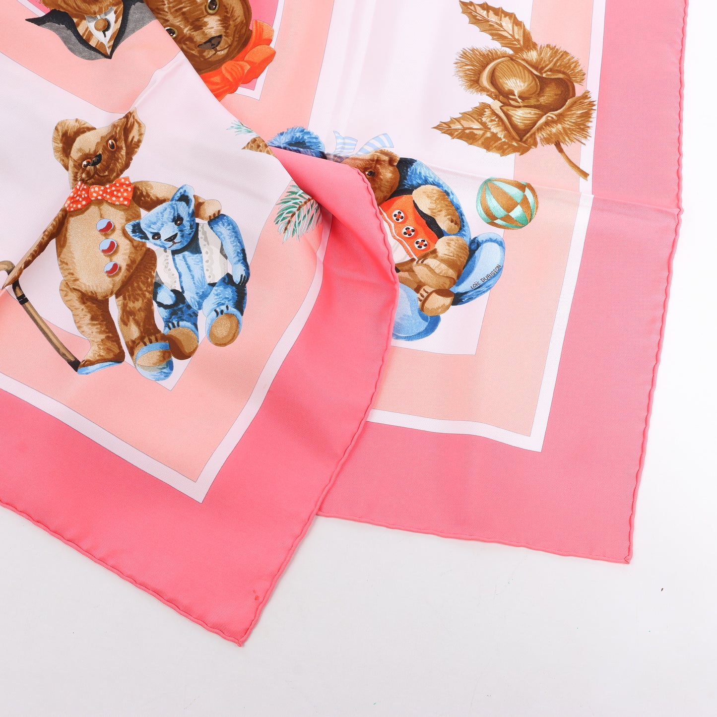 Hermes Carré 90 "CONFIDENTS DESCOEURS " Silk handkerchief in Pink