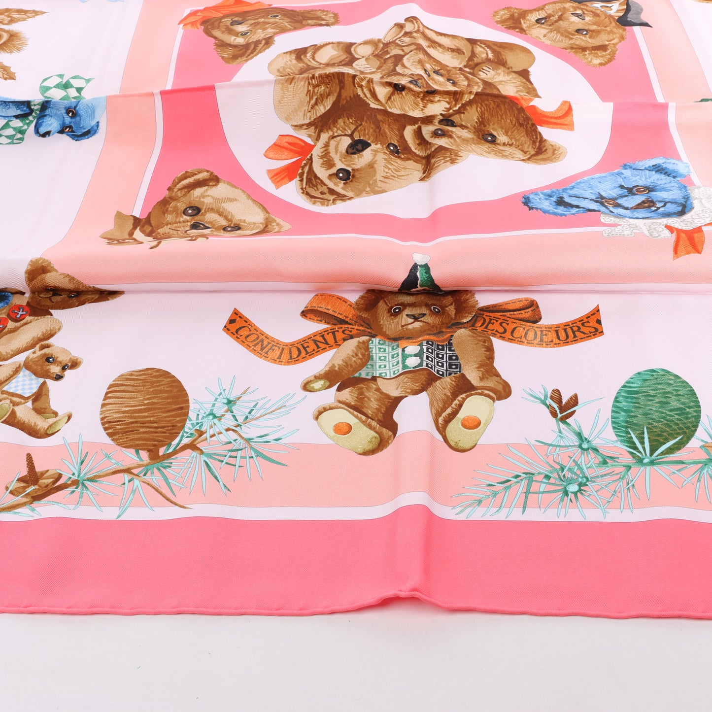 Hermes Carré 90 "CONFIDENTS DESCOEURS " Silk handkerchief in Pink
