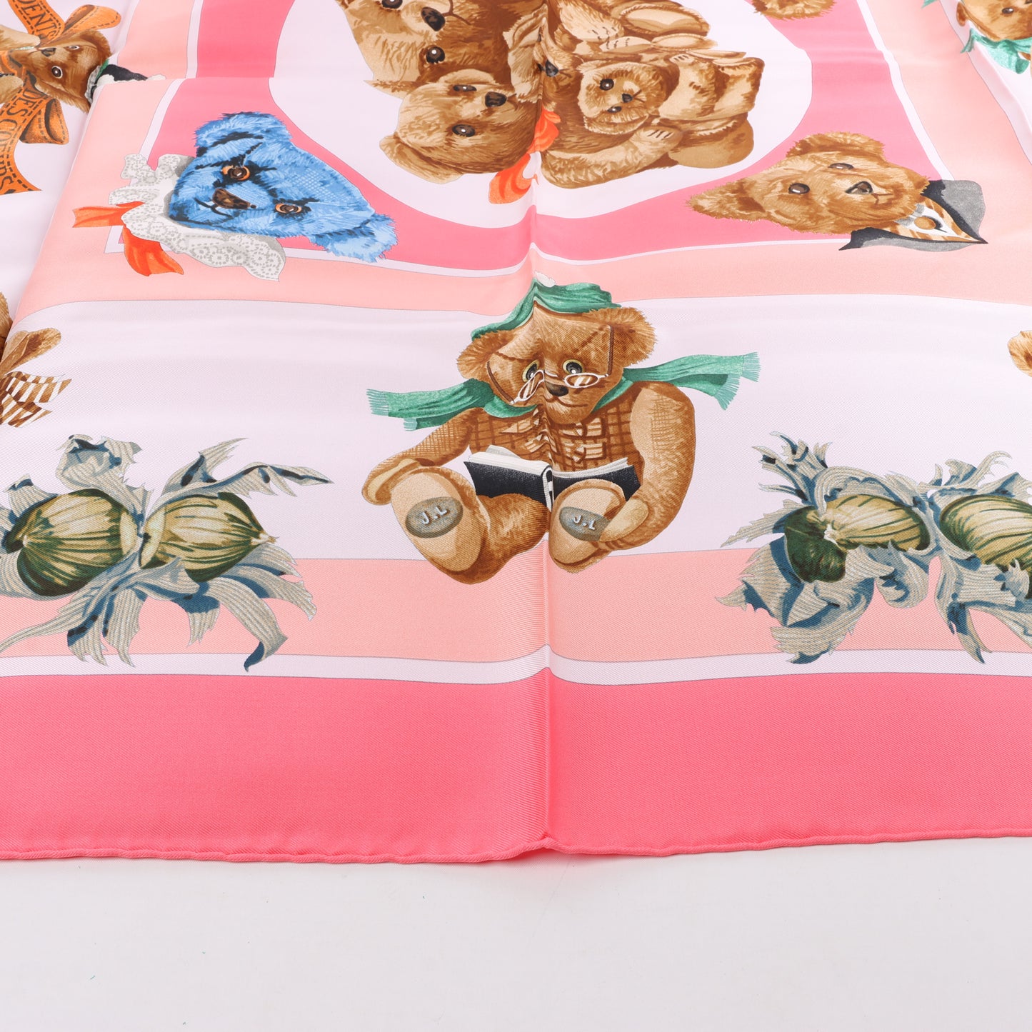 Hermes Carré 90 "CONFIDENTS DESCOEURS " Silk handkerchief in Pink